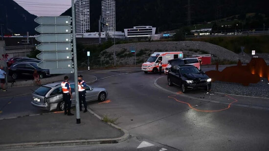 Im Kreisverkehr: Beim Unfall kollidierten die beiden Autofahrer miteinander. 