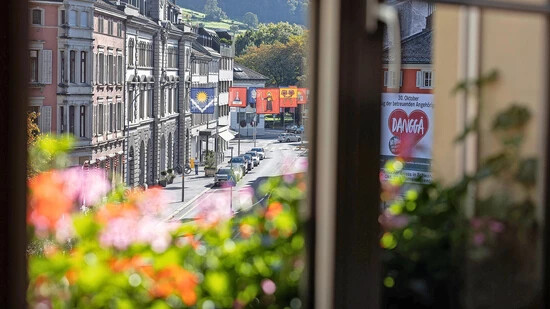 Keine rosigen Zeiten: Der Gemeinderat Glarus müsse zeitnah Massnahmen ergreifen, um finanzpolitisch auf Kurs zu bleiben.