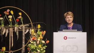 Bundespräsidentin Viola Amherd lobte bei ihrer Ansprache anlässlich der 100 Jahre Feierlichkeiten das Engagement der Vogelwarte Sempach.