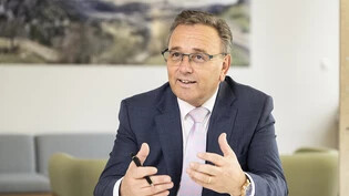 Der oberste Energiedirektor der Kantone hat die Energie-Diskussion in der Schweiz kritisiert - besonders um die erstarkte Unterstützung der Kernkraft im Parlament. "Wir führen eine Scheindebatte", sagte Roberto Schmidt. (Archvbild)
