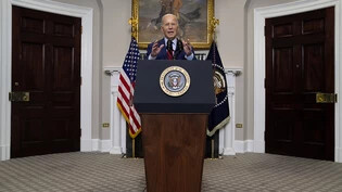 US-Präsident Joe Biden äußert sich im Roosevelt Room des Weißen Hauses in Washington zu den Studentenprotesten gegen den Krieg in Gaza. Foto: Evan Vucci/AP