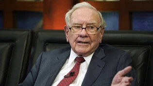 Der legendäre US-Investor Warren Buffett findet keine attraktiven Anlageobjekte und lässt die Reserven seiner Holding auf Rekordwerte steigen.
