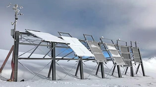 Auf Parsenn betreibt die ZHAW zusammen mit dem SLF und den EKZ seit mehr als fünf Jahren eine alpine Fotovoltaik-Versuchsanlage. 