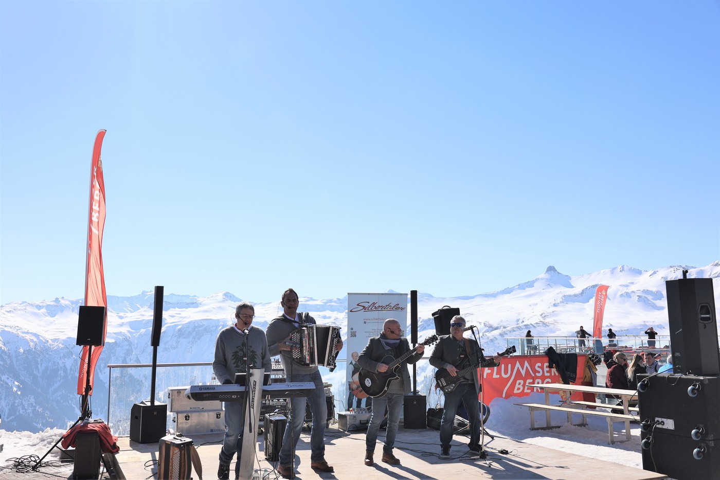 Es wird musikalisch: Die Band Silbertaler spielt ab 11.15 Uhr am Gipfelschlager Flumserberg.
