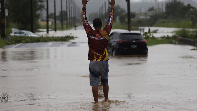 Der Sturm "Fiona" hat nun auch die Dominikanische Republik heimgesucht, nachdem er zuvor in Puerto Rico gewütet hatte. Strassen wurden überflutet, und der Strom fiel in zahlreichen Gegenden aus.