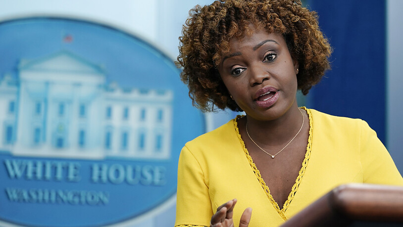 Karine Jean-Pierre, Pressesprecherin des Weißen Hauses, spricht während des täglichen Briefings im Weißen Haus. Foto: Susan Walsh/AP/dpa