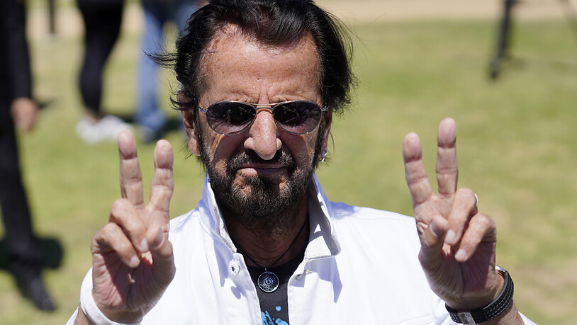 Der frühere Beatles-Schlagzeuger Ringo Starr (82) ist zum zweiten Mal innerhalb weniger Wochen positiv auf das Coronavirus getestet worden. "Ich bin sicher, ihr seid genauso überrascht davon, dass ich wieder positiv auf Covid getestet wurde." (Archivbild)