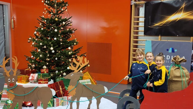 Drei Bündner Gymnastinnen: Sie sind bereit für die Weihnachtszeit.