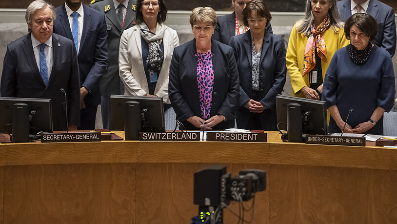 Bundesrätin Viola Amherd bat um einen Moment der Stille, als sie am Donnerstag den Vorsitz des Uno-Sicherheitsrates in New York führte, um den Tausenden von Friedenssoldaten zu gedenken, die bei ihren Einsätzen in verschiedenen Ländern ums Leben gekommen…