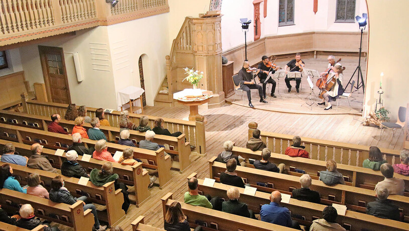 Das Konzert lockte ziemlich viele Zuhörerinnen und Zuhörer in die Kirche St. Johann.  