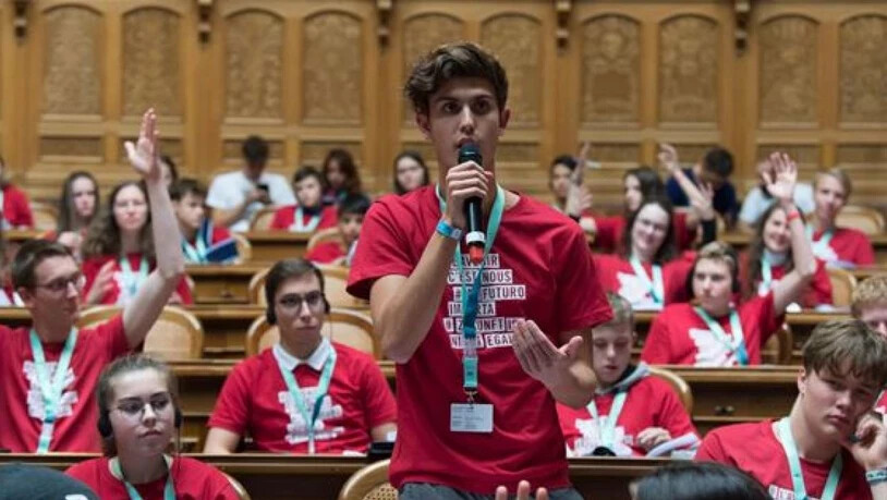 Die Jugendlichen haben ihre Forderungen und Ideen aus der Klimabewegung und dem Frauenstreik ins Bundeshaus gebracht.