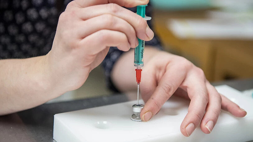Die nationale Impfstrategie gegen das Coronavirus sieht vor, dass zuerst besonders gefährdete Personen geimpft werden. Neben dem Kanton Luzern (Bild) hat auch Appenzell Innerrhoden am Mittwoch die ersten Personen geimpft.