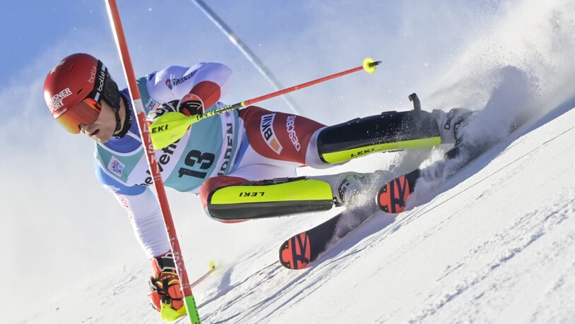Loïc Meillard überzeugt auch im ersten Lauf des Slaloms