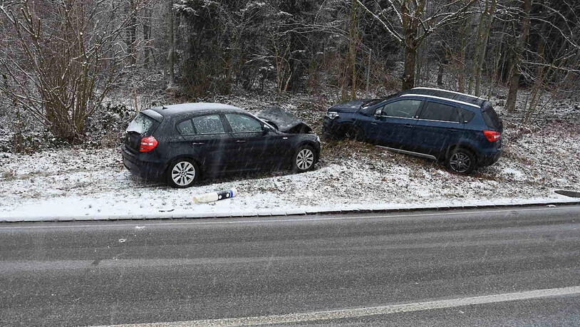 Die winterlichen Strassenverhältnisse sorgten in der Schweiz für zahlreiche Unfälle. Im Bild eine Kollision im Kanton St. Gallen.