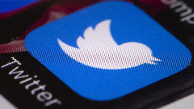 ARCHIV - Die Twitter-App wird auf einem Smartphone dargestellt. Twitter hat die Accounts von ehemaligen Farc-Kommandeuren gesperrt. Foto: Matt Rourke/AP/dpa
