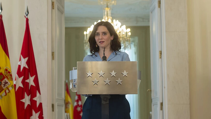 Isabel Diaz Ayuso, Präsidentin der Regionalregierung von Madrid, sprich bei einer Pressekonferenz im Hauptquartier der Regionalregierung von Madrid. Ayuso hat für den 4. Mai vorgezogene Neuwahlen in der Region einberufen. Foto: A.Ortega./Pool/EUROPA…