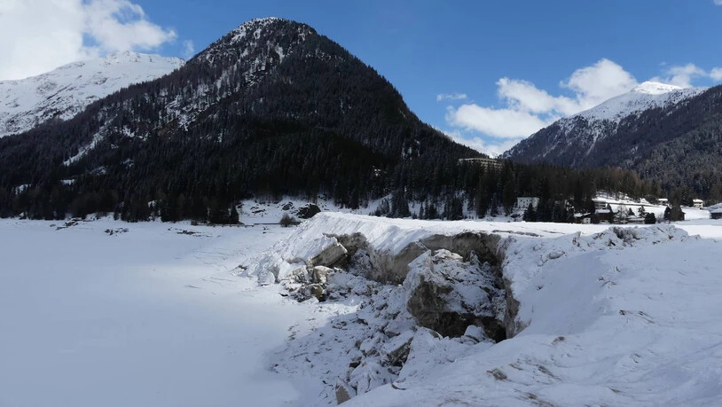 Routinemässig wird der frische Räumschnee im Davosersee deponiert. Ist das Vorgehen wirklich völlig unbedenklich, oder gäbe es vielleicht doch noch bessere Lösungen? Auch solche Fragen können vom «Swiss Walter and Climate Forum» aufgenommen werden.
