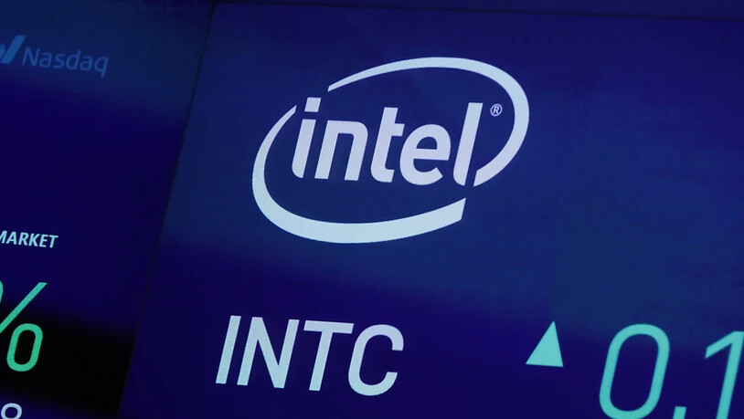Der Chipriese Intel hat angesichts der globalen Halbleiter-Knappheit den Ausbau seiner Produktionskapazitäten angekündigt. Zum einen will der Konzern zwei neue Fabriken im US-Bundesstaat Arizona bauen. (Archivbild)