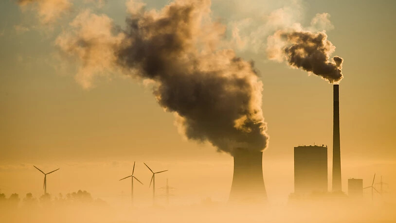 Die Weltbank hat Pläne, wie sie von dreckigen Brennstoffen weggkommen will. Im Bild das Kohlekraftwerk Mehrum in Deutschland. (Symbolbild)