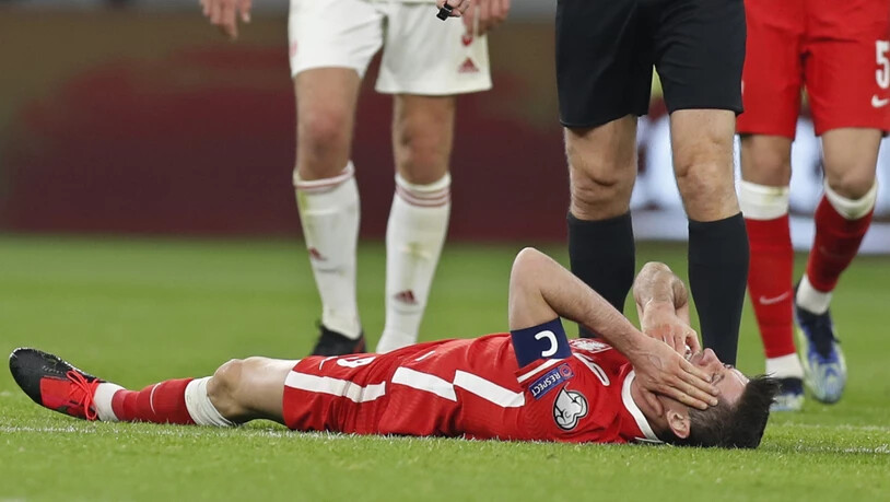 Robert Lewandowski verletzte sich mit Polen und fehlt Bayern München in beiden Spielen gegen PSG