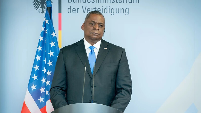 US-Verteidigungsminister Lloyd Austin gibt eine Pressekonferenz bei seinem Besuch in Deutschland. Foto: Kay Nietfeld/dpa