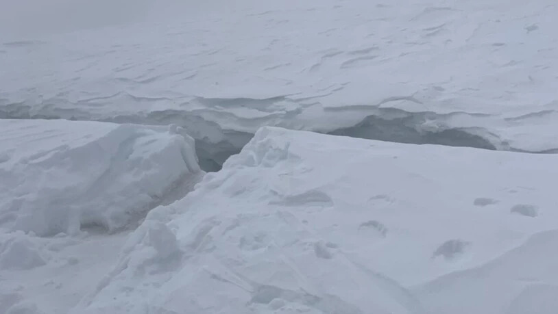 In diese Spalte stürzte der Skitourengänger auf dem Feegletscher oberhalb von Saas-Fee VS.