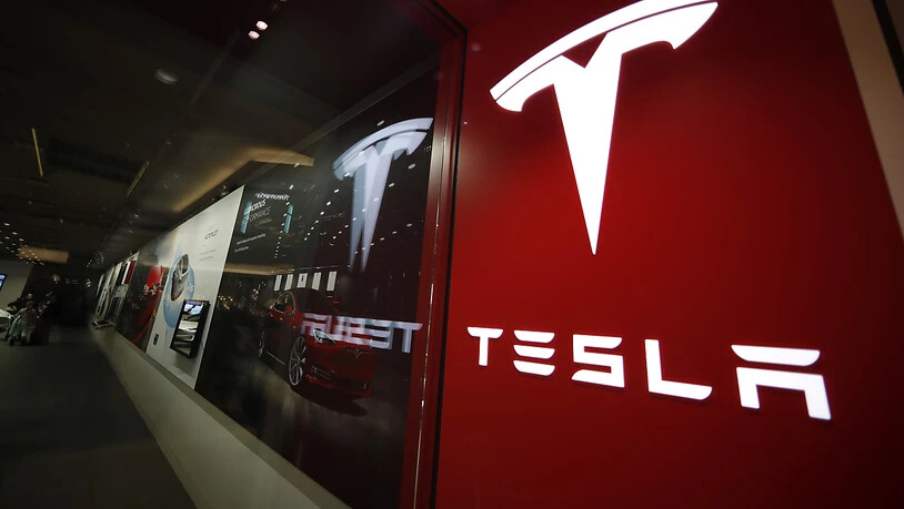 Nach dem Zwischenfall bei der Autoshow in Shanghai steigt in China der Druck auf Tesla. Die chinesische Marktaufsicht forderte den US-Elektroautobauer auf, eine höhere Qualität bei seinen Fahrzeugen zu bieten. (Archivbild)