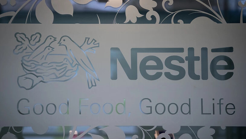 Nestlé ist sehr stark ins Jahr 2021 gestartet. Vor allem Kaffee, Milchprodukte und Tierfutter verkauften sich gut. Der Konzern bleibt damit auf Kurs, das Wachstum im Gesamtjahr weiter zu beschleunigen. (Archivbild)