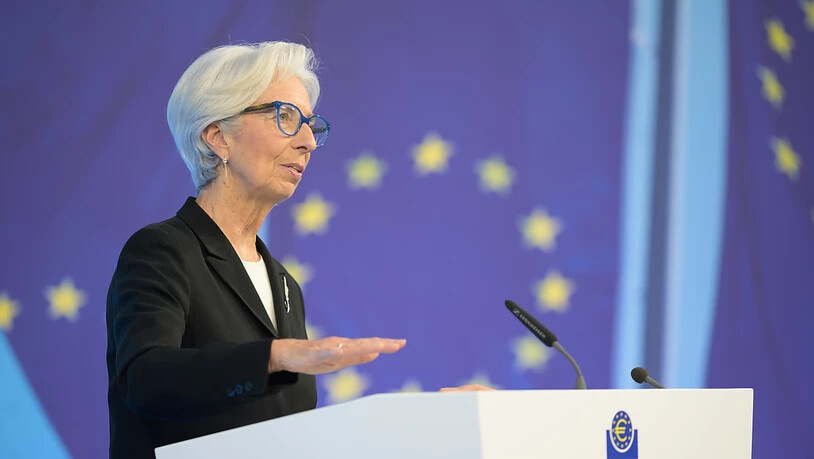 Die Europäische Zentralbank (EZB) unter ihrer Präsidentin Christine Lagarde hält den Leitzins im Euroraum auf dem Rekordtief von null Prozent. (Archivbild)