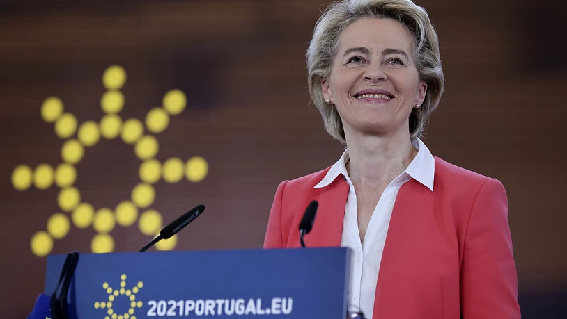 Ursula von der Leyen, Präsidentin der Europäischen Kommission, spricht auf einer Pressekonferenz auf dem EU-Gipfel. Foto: Luis Vieira/AP/dpa