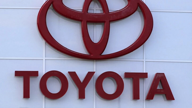 Toyota klingeln trotz Coronakrise und Chipmangel die Kassen: Der Autobauer konnte das operative Ergebnis im Schlussquartal des Ende März abgelaufenen Geschäftsjahres 2020/2021 fast verdoppeln. (Archivbild)