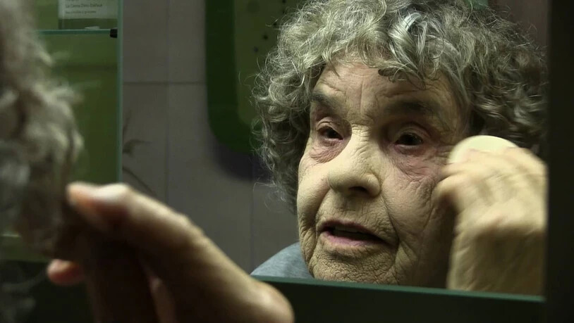 Die 89-jährige Nani findet Zeit, über das Älterwerden zu sinnieren. 