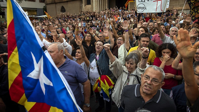 ARCHIV - Die Separatistenbewegung in Katalonien ist weiterhin stark. Sie werden voraussichtlich auch an der neuen Regionalregierung beteiligt sein. Foto: Emilio Morenatti/AP/dpa