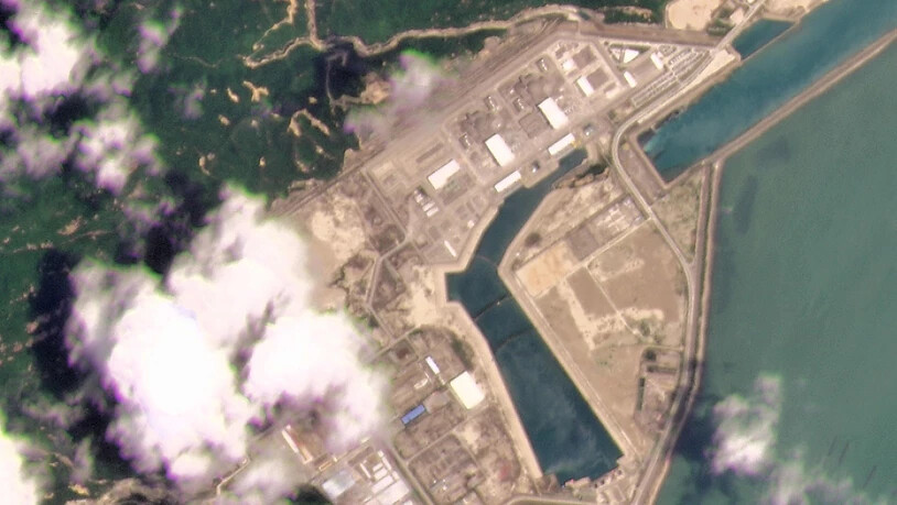 Dieses Satellitenfoto von Planet Labs Inc. zeigt das Kernkraftwerk Taishan in der Provinz Guangdong. Chinas Atomaufsicht hat ein Leck im südchinesischen Atomkraftwerk Taishan bestritten, aber Probleme mit Brennstäben eingeräumt. Foto: Planet Labs Inc…