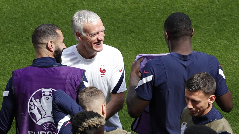 Frankreichs Nationaltrainer Didier Deschamps konnte gutgelaunt an die zweite EM-Aufgabe herangehen