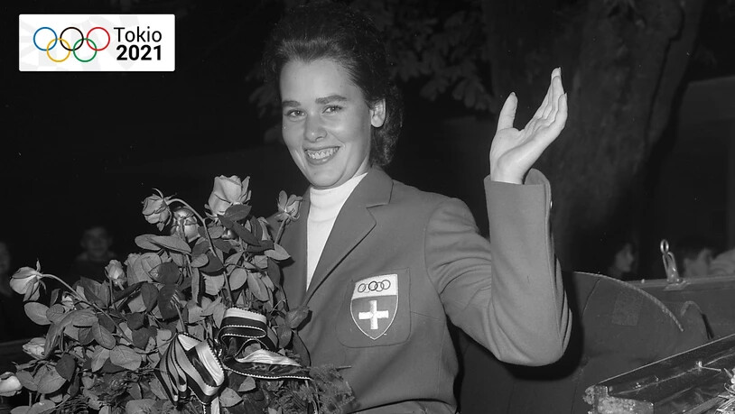 Sie brach den Bann für die Frauen: Dressurreiterin Marianne Gossweiler war die erste weibliche Sommer-Olympionikin der Schweiz. Und holte 1964 in Tokio gleich eine Silbermedaille. Im Bild: Empfang in Schaffhausen an Bord eines Landauers.