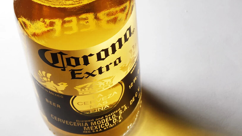 Die weltgrösste Bierbrauer Anheuser-Busch Inbev hat sich im zweiten Quartal von der Coronakrise erholt. Der Produzent des Biers Corona Extra erzielte einen Gewinnsprung. (Archivbild)