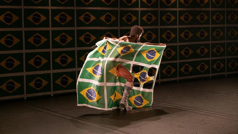 "O Samba do Crioulo Doido" von und mit dem brasilianischen Tänzer Luis de Abreus.