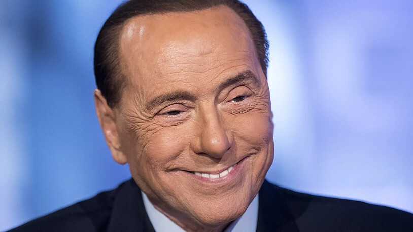 ARCHIV - Italiens früherer Ministerpräsident Silvio Berlusconi bei einem Interview im TV-Programm von «L'aria che tira». Foto: Roberto Monaldo/LaPresse via ZUMA Press/dpa