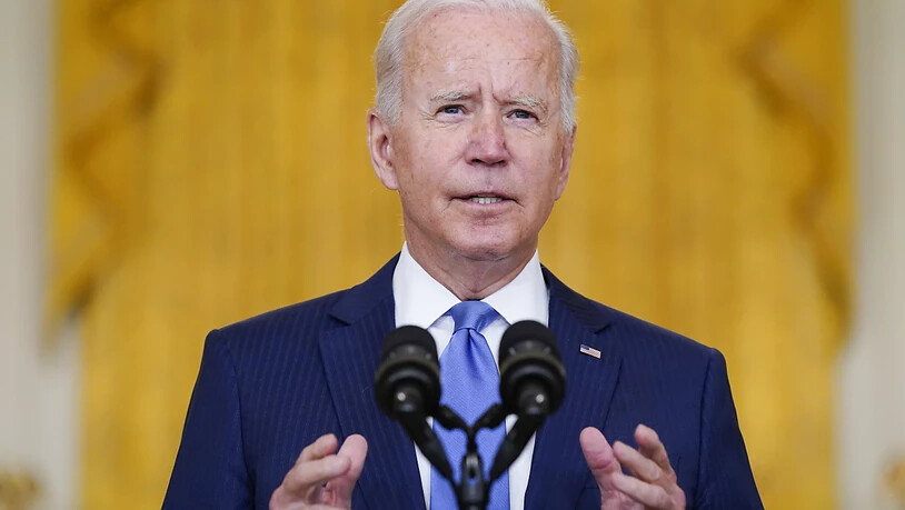 Joe Biden, Präsident der USA, hält eine Rede über die Wirtschaft im East Room des Weißen Hauses. Foto: Evan Vucci/AP/dpa