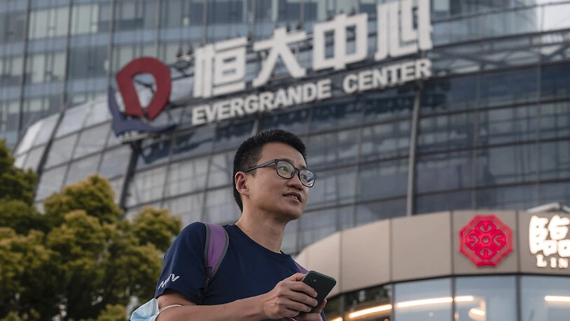 Eine Couponzahlung des zweitgrössten chinesischen Baukonzerns Evergrande hat am Mittwochmorgen die Märkte im Fernen Osten etwas beruhigt.