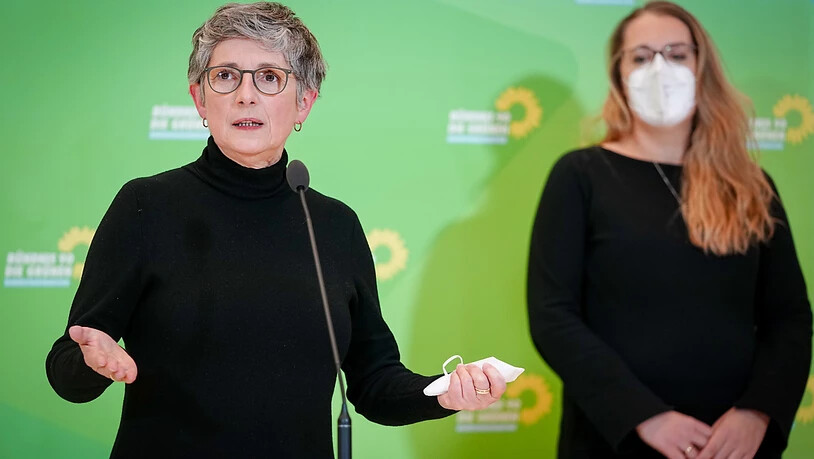 Britta Haßelmann und Katharina Dröge sind die neugewählten Fraktionsvorsitzenden der Grünen. Foto: Kay Nietfeld/dpa