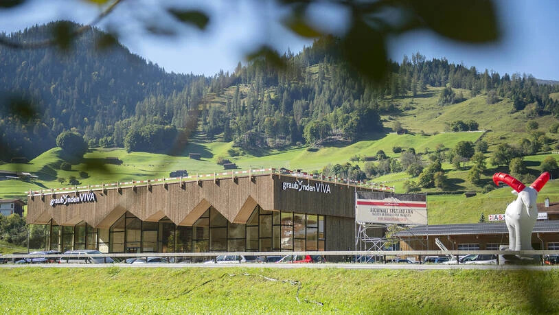 Eröffnung des Graubünden-Viva-Genussmarkts und Kompetenzzentrums in Jenaz.