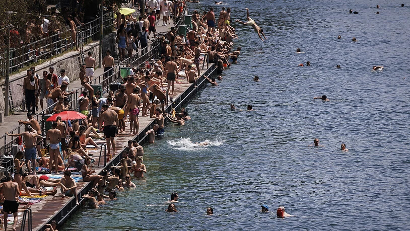 Das Flussbad Letten an der Limmat in Zürich war am Samstag beliebt.
