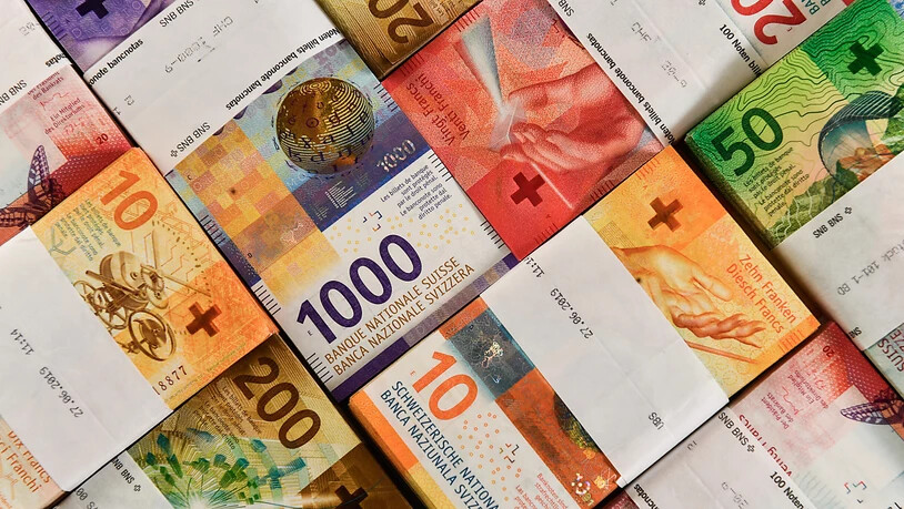 Um in der Schweiz das Geschäft mit Obligationen zu beflügeln, soll die Verrechnungssteuer auf Zinsen inländischer Obligationen fallen. Finanzminister Ueli Maurer legte am Montag die Argumente des Bundesrates für die Neuerung dar. (Themenbild)
