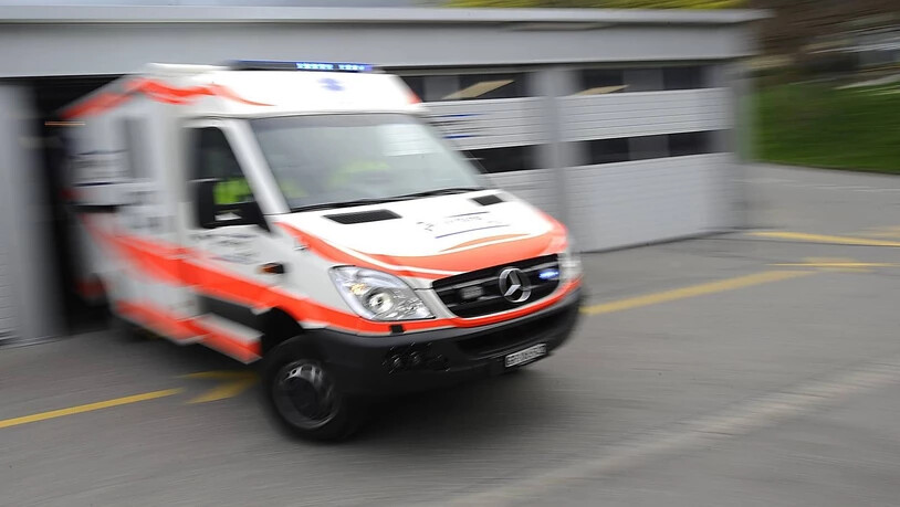 Unfall in Haldenstein: Die Rettung Chur hat den 54-jährigen Mann ins Spital gebracht. 