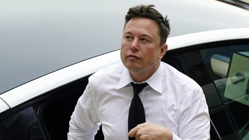 Tesla-Chef Elon Musk muss sich wegen Manipulation der Aktienmärkte durch einen Tweet im Jahr 2018 ab Dienstag vor einem Gericht im US-Bundesstaat Kalifornien verantworten. (Archivbild)