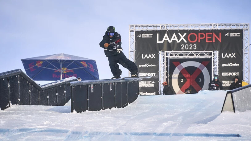 Action für Snowboarder: Der Slopestyle-Final wurde auf Sonntag verschoben. 