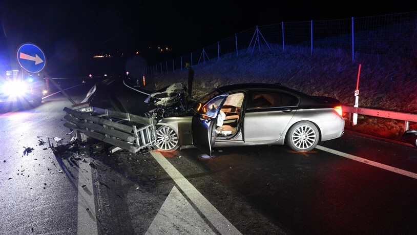 Nach Selbstunfall: Der Autofahrer wurde ins Kantonsspital Graubünden gebracht.