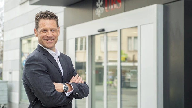 «Aktuell sind wir in Graubünden mit unseren vier Standorten gut aufgestellt»: Gian Reto Staub, der Regionaldirektor der Grossbank UBS für die Ostschweiz, vor der Geschäftsstelle in Chur.